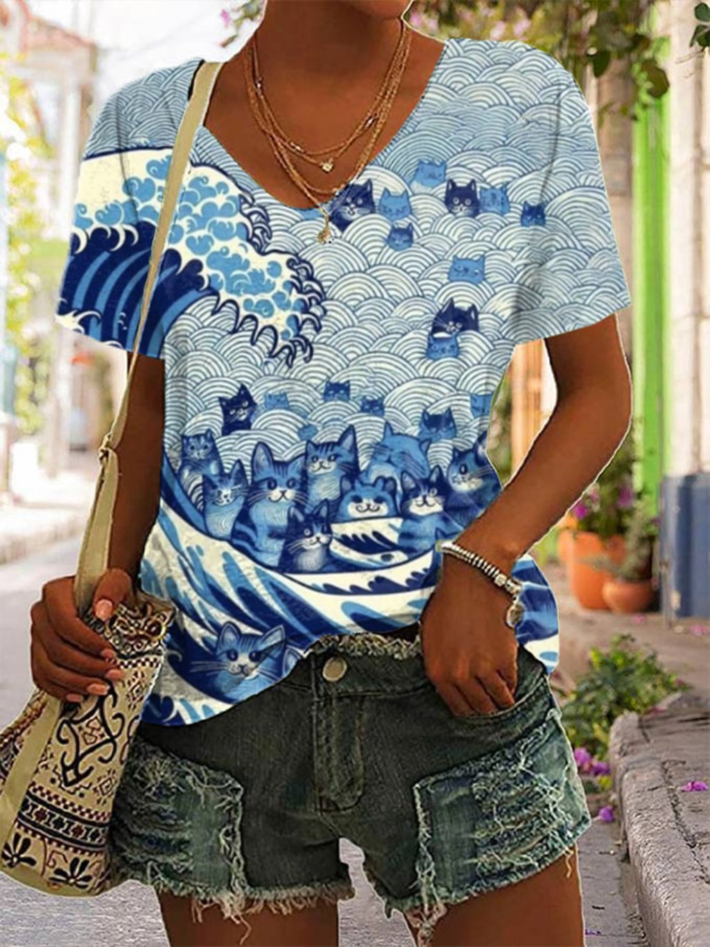 Women's Blue Waves&Cats Print V-Neck T-Shirt