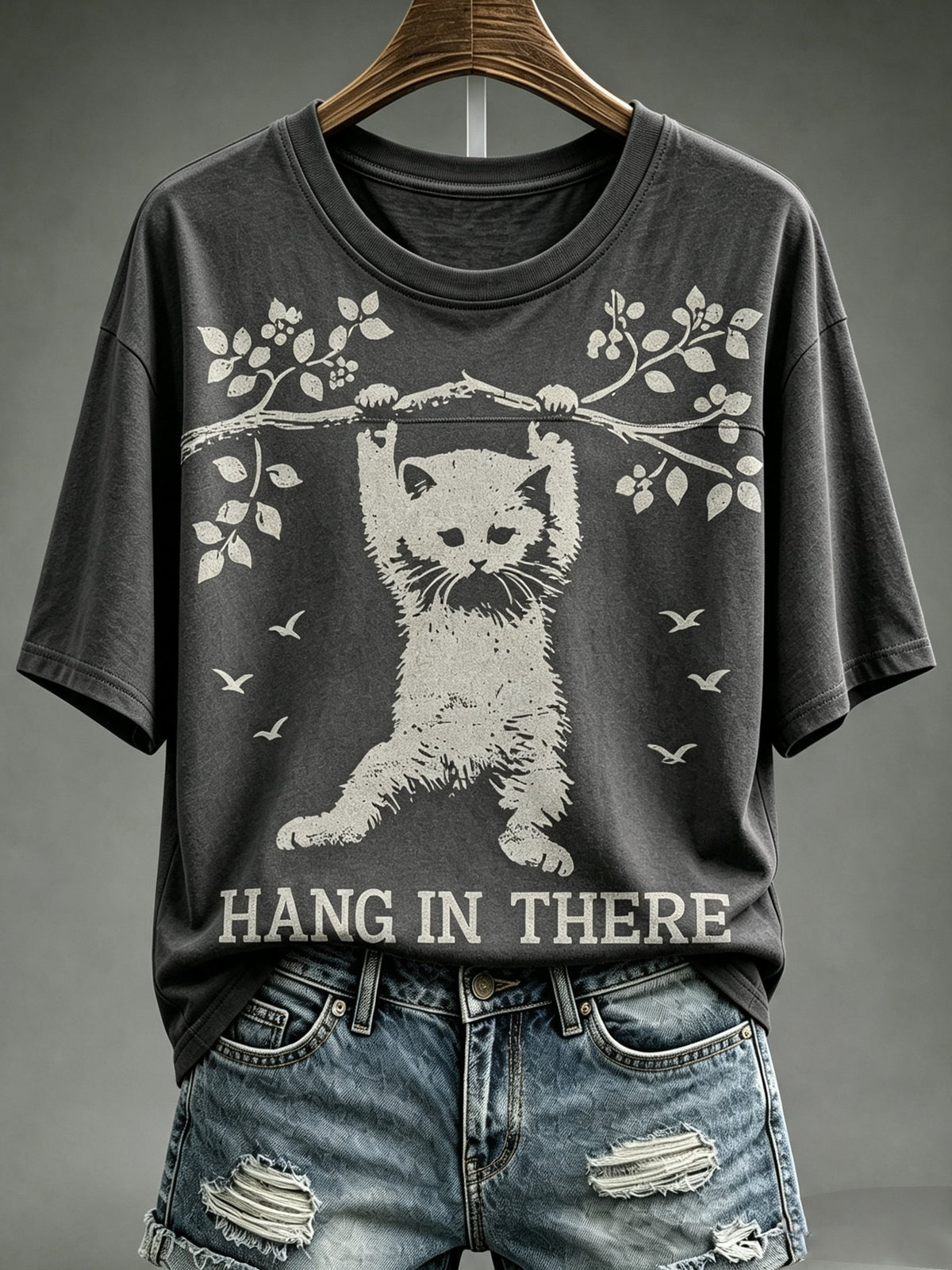 Women's Healing Cat Round Neck Top