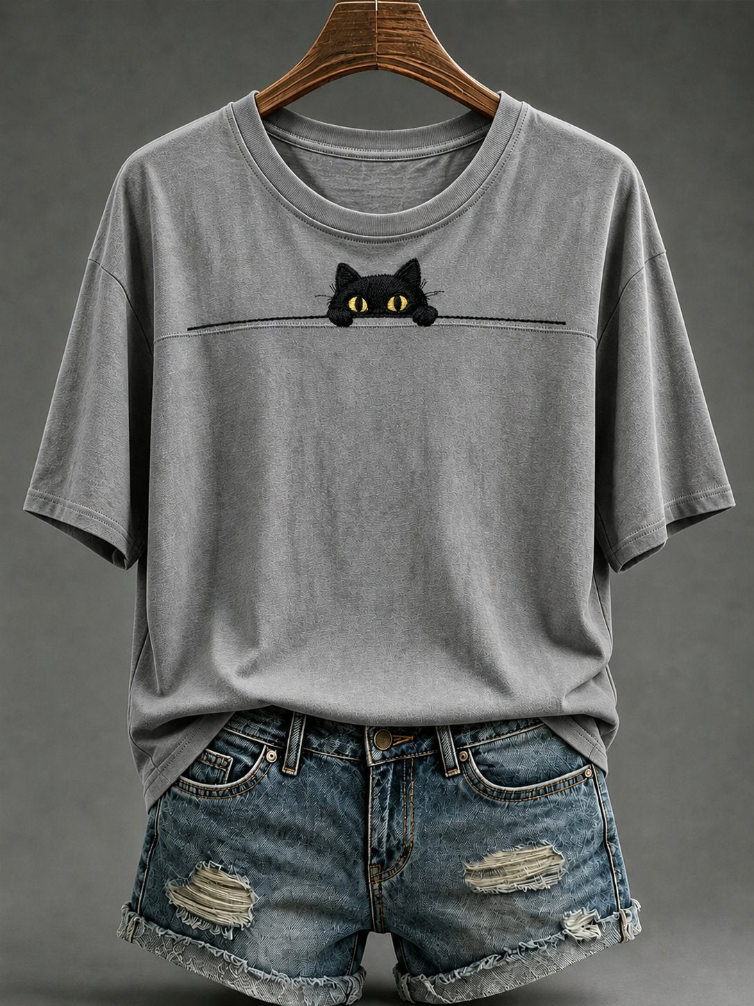 Women's Retro Peeking Kitten Print Crew Neck Top