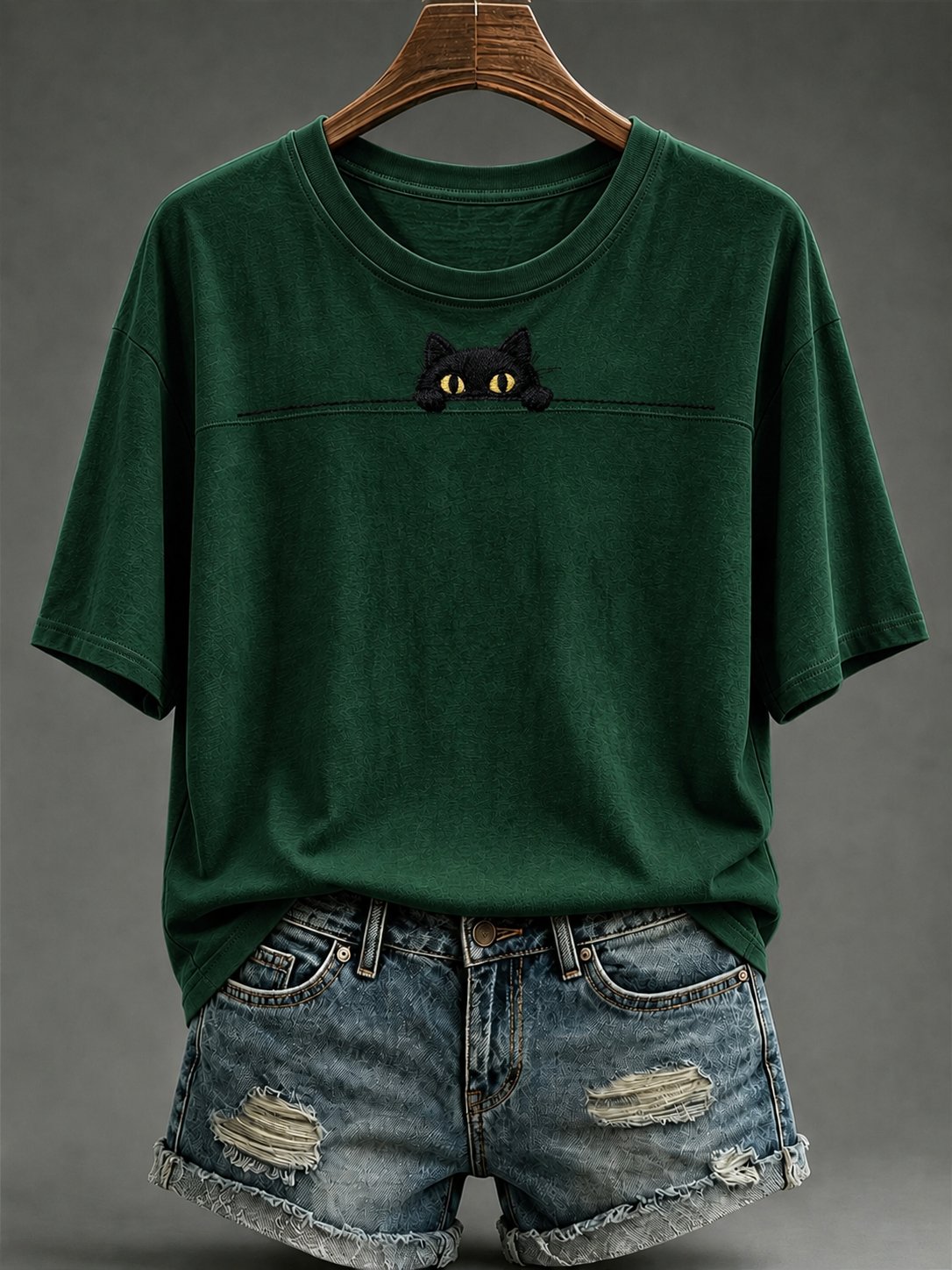 Women's Retro Peeking Kitten Print Crew Neck Top