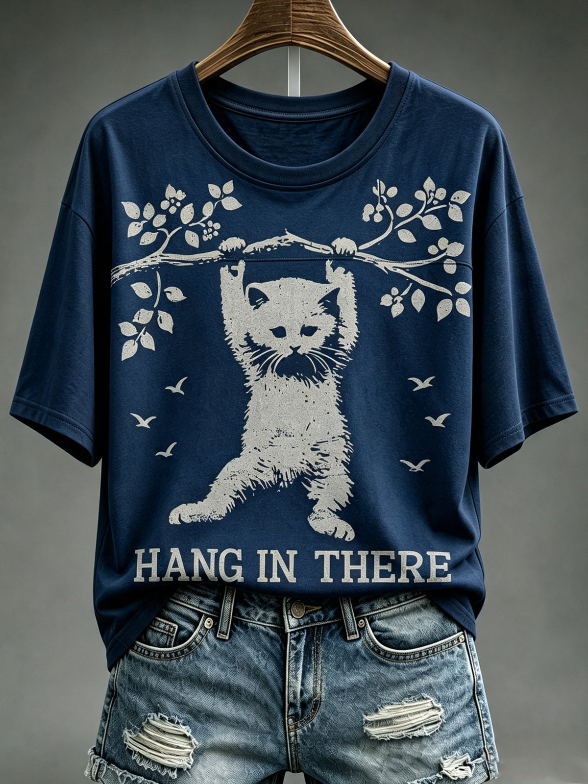Women's Healing Cat Round Neck Top