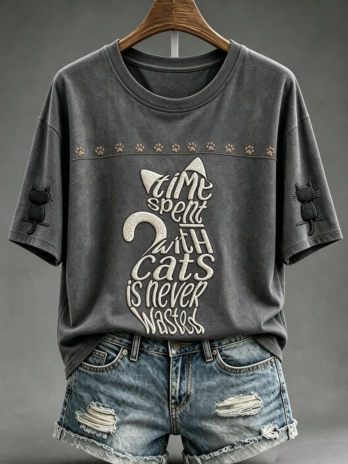 Women's Healing Cat Round Neck Top
