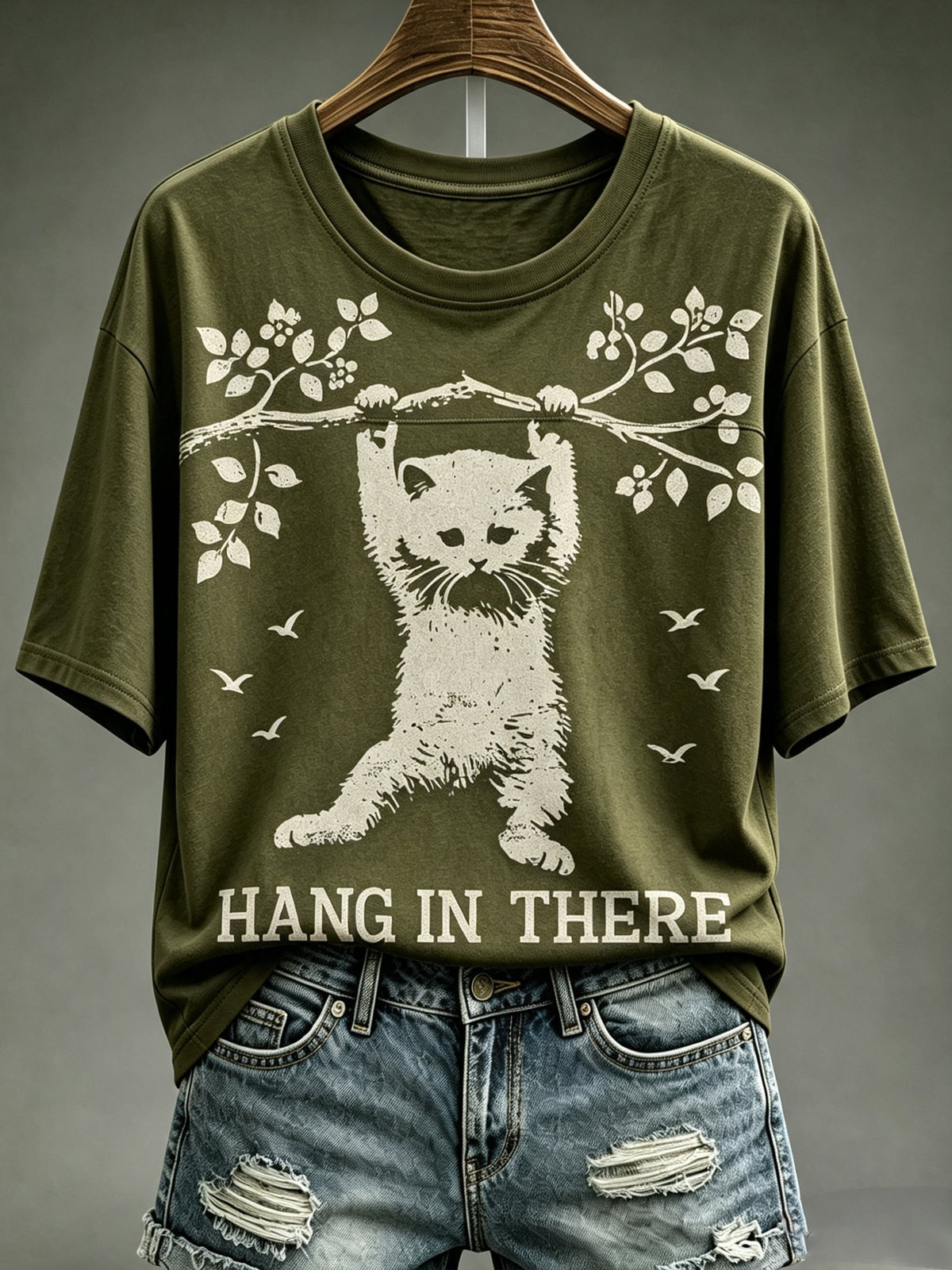 Women's Healing Cat Round Neck Top