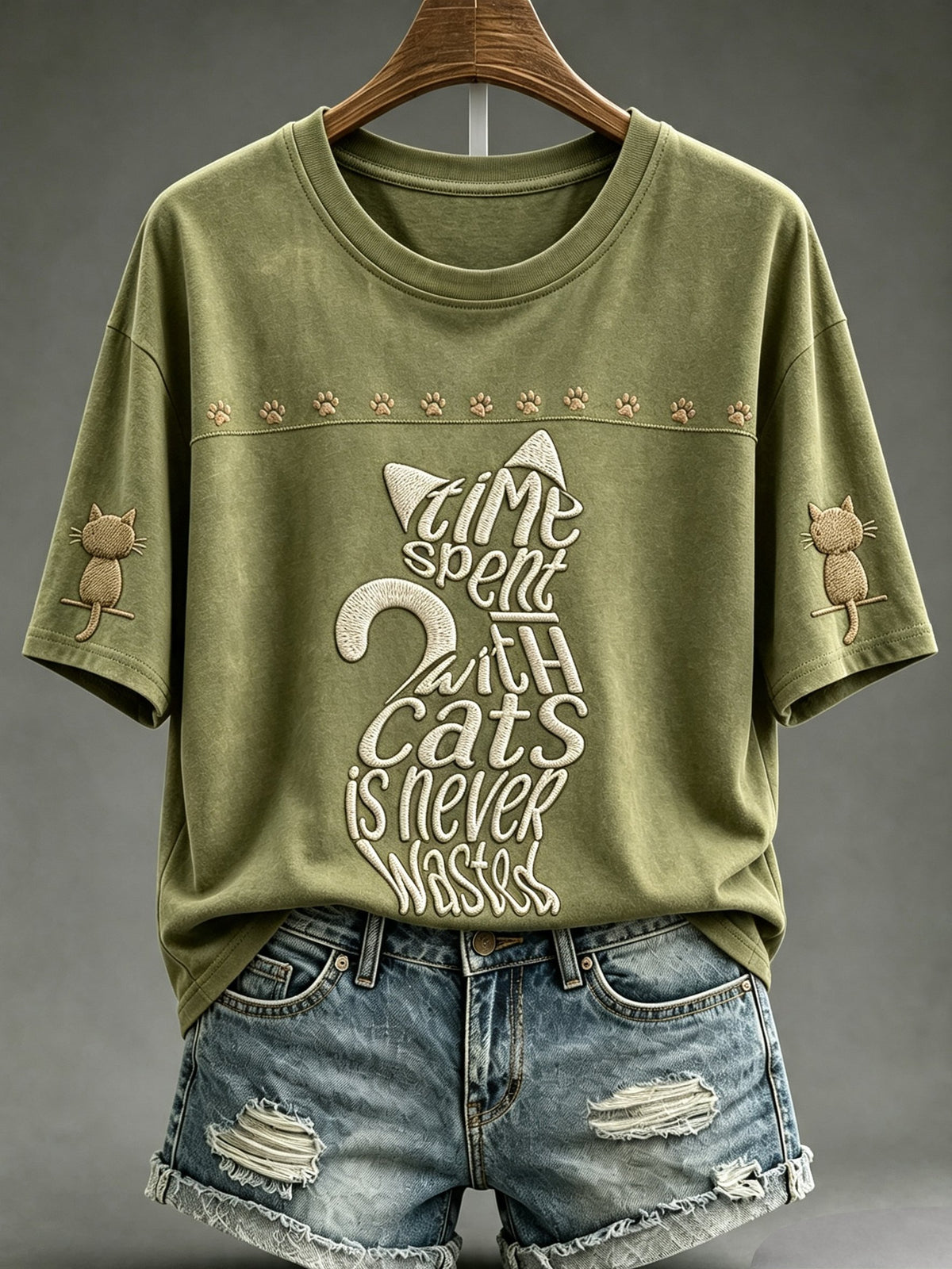 Women's Healing Cat Round Neck Top